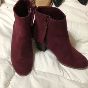 Maroon booties